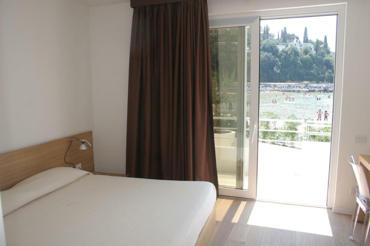 Piccolo Hotel Del Lido เลริชี ภายนอก รูปภาพ